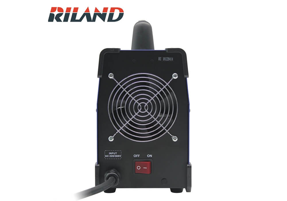 Máy hàn que Riland ARC 250S II được trang bị bộ cảm biến nhiệt độ cho phép tự động ngắt mạch điện trong trường hợp cần thiết